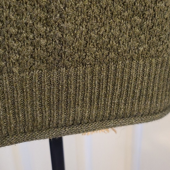 NWT Green Sweater s small - Picture 4 of 5